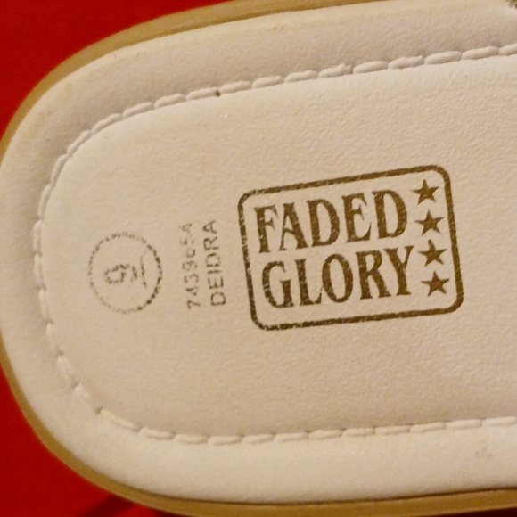 Faded Glory sandals - Picture 3 of 9